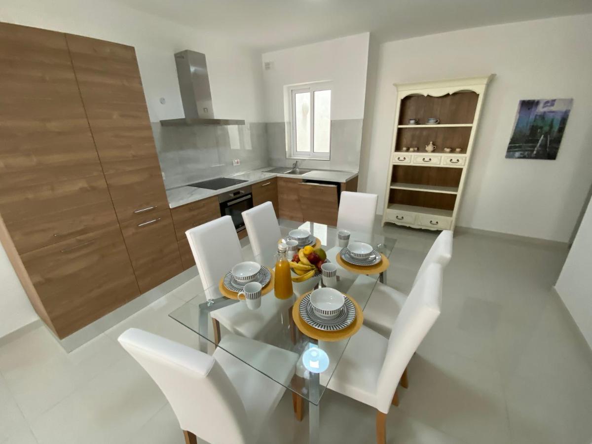 Sunshine Apartments Mellieha - Modern Three Bedroom Ground Floor Apartment With Yard ภายนอก รูปภาพ