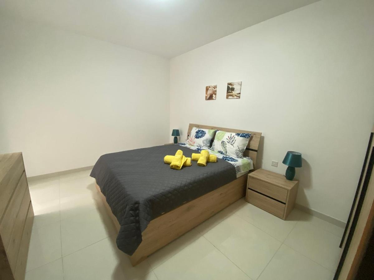 Sunshine Apartments Mellieha - Modern Three Bedroom Ground Floor Apartment With Yard ภายนอก รูปภาพ